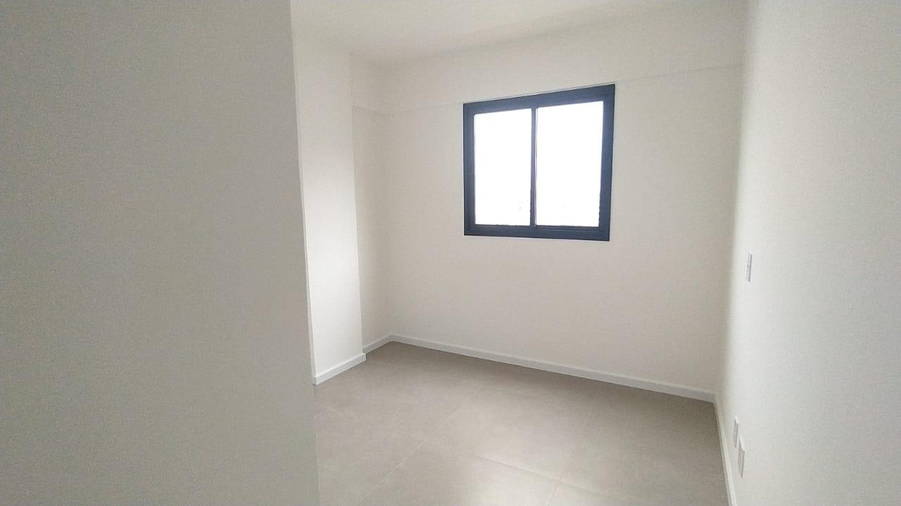 Apartamento à venda com 3 quartos, 76m² - Foto 11