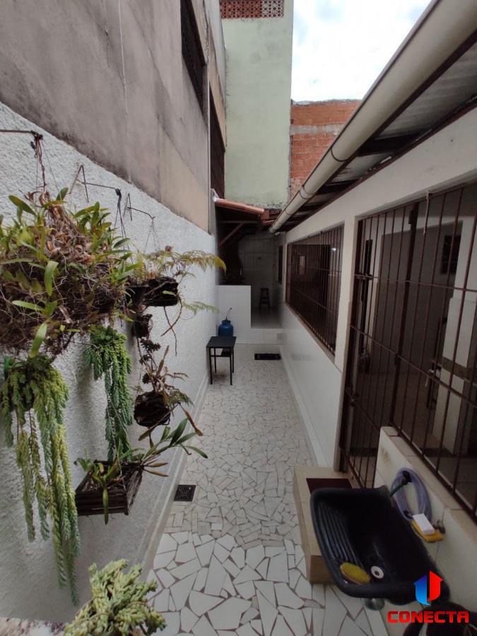 Casa à venda com 3 quartos, 210m² - Foto 17