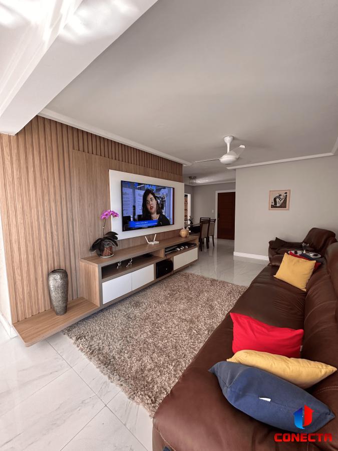 Apartamento à venda com 3 quartos, 130m² - Foto 1