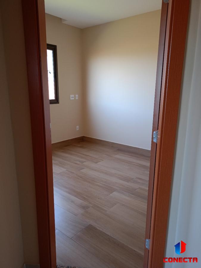 Casa à venda com 4 quartos, 200m² - Foto 22