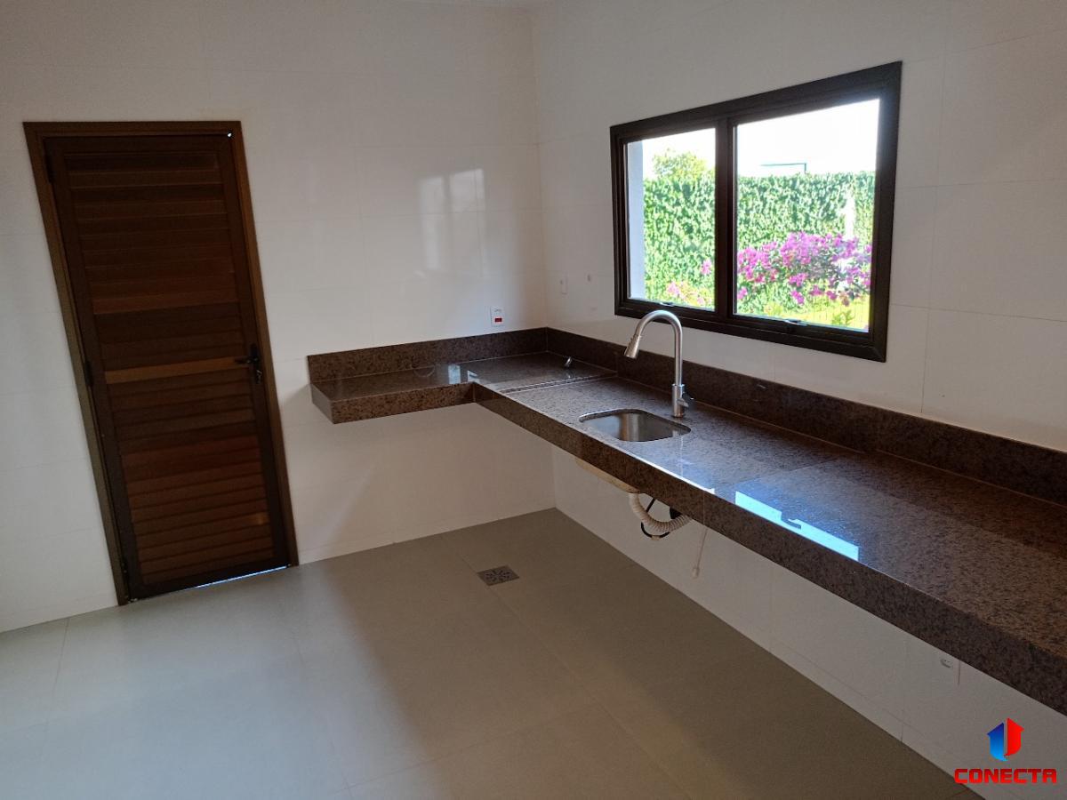 Casa à venda com 4 quartos, 200m² - Foto 15