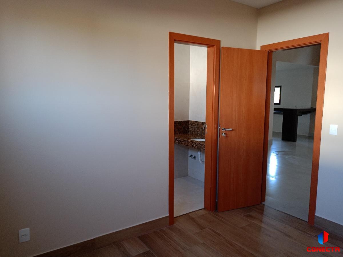 Casa à venda com 4 quartos, 200m² - Foto 16