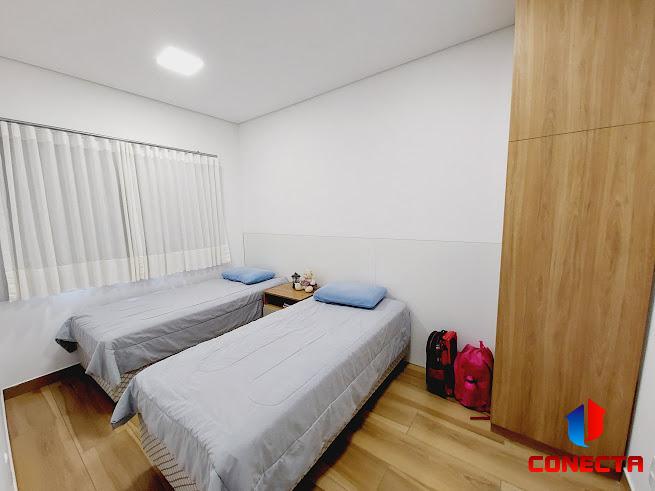 Casa à venda com 4 quartos, 334m² - Foto 17