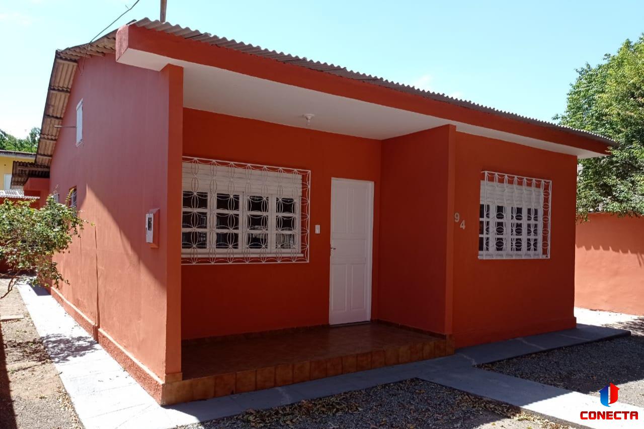 Casa à venda com 3 quartos, 150m² - Foto 1