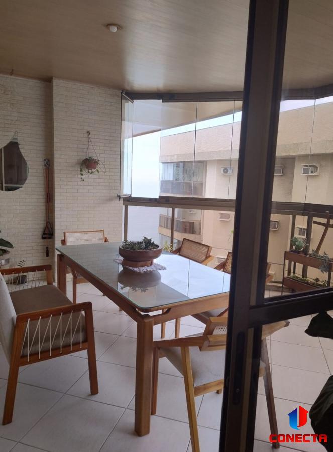 Apartamento à venda com 4 quartos, 162m² - Foto 2