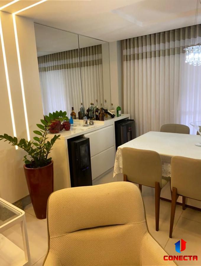 Casa à venda com 4 quartos, 200m² - Foto 2