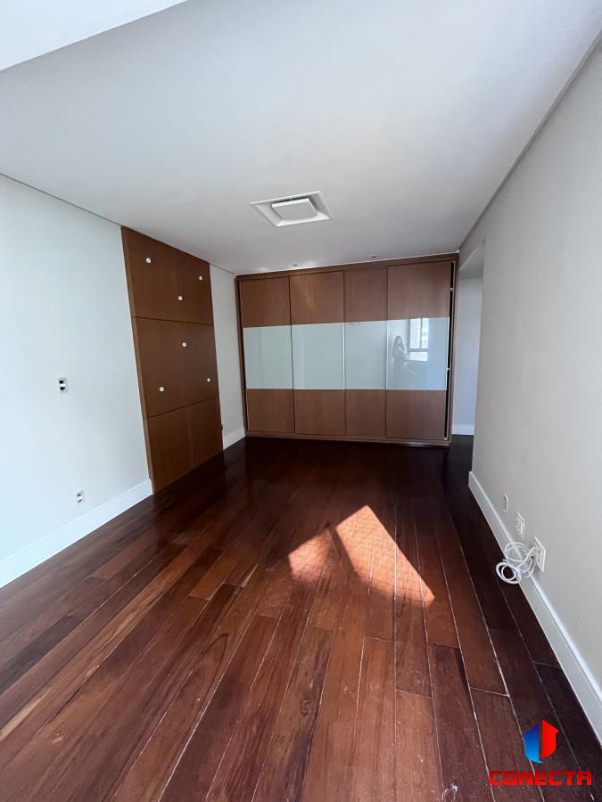 Apartamento à venda com 5 quartos, 270m² - Foto 22