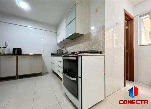 Apartamento à venda com 3 quartos, 130m² - Foto 2