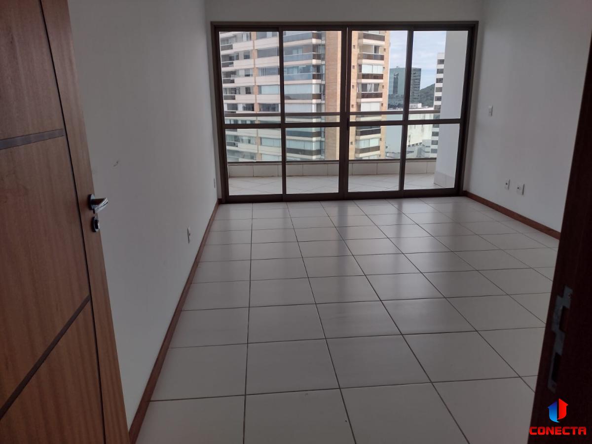 Apartamento à venda com 3 quartos, 220m² - Foto 2