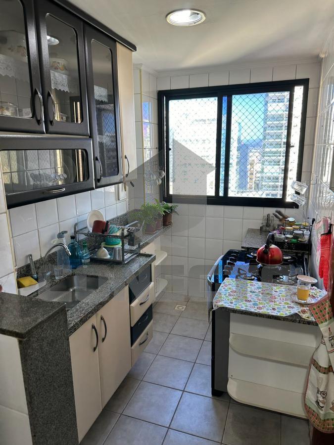 Apartamento à venda com 3 quartos, 115m² - Foto 30