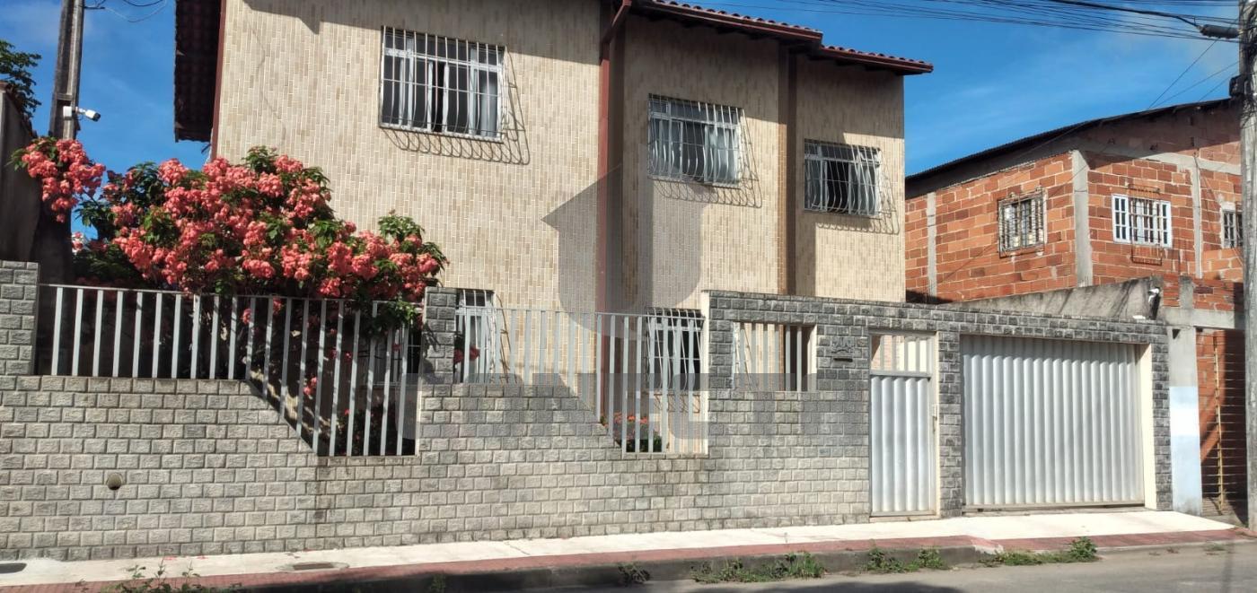 Casa à venda com 4 quartos, 250m² - Foto 1