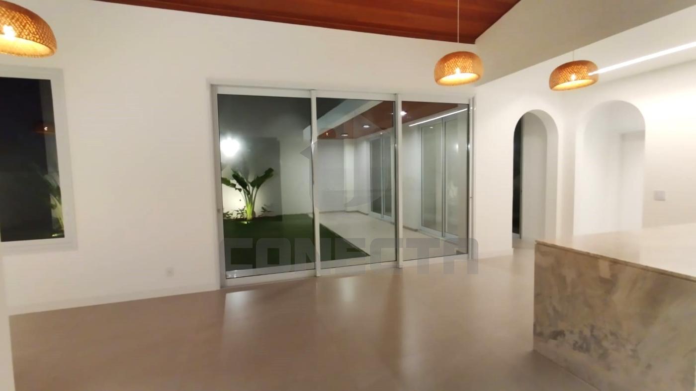 Casa à venda com 4 quartos, 211m² - Foto 4