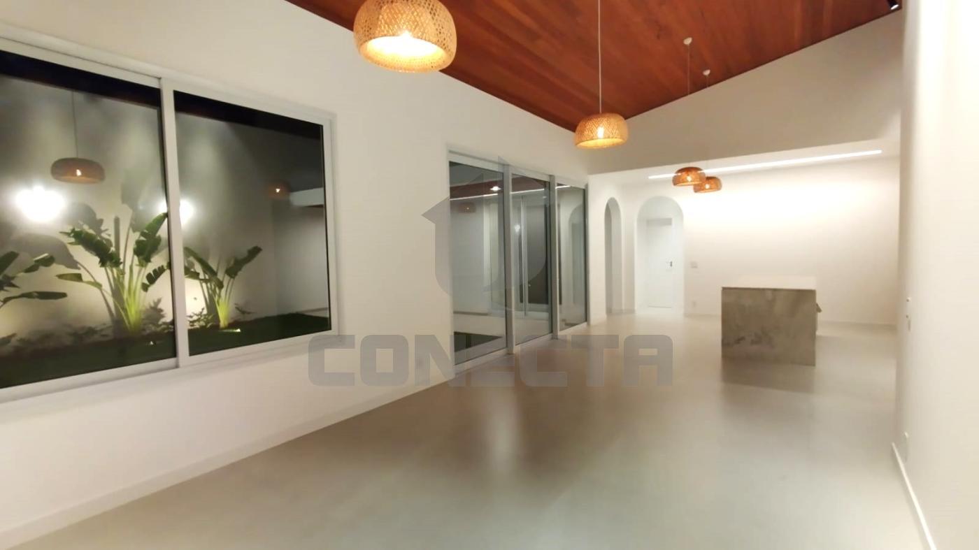 Casa à venda com 4 quartos, 211m² - Foto 3