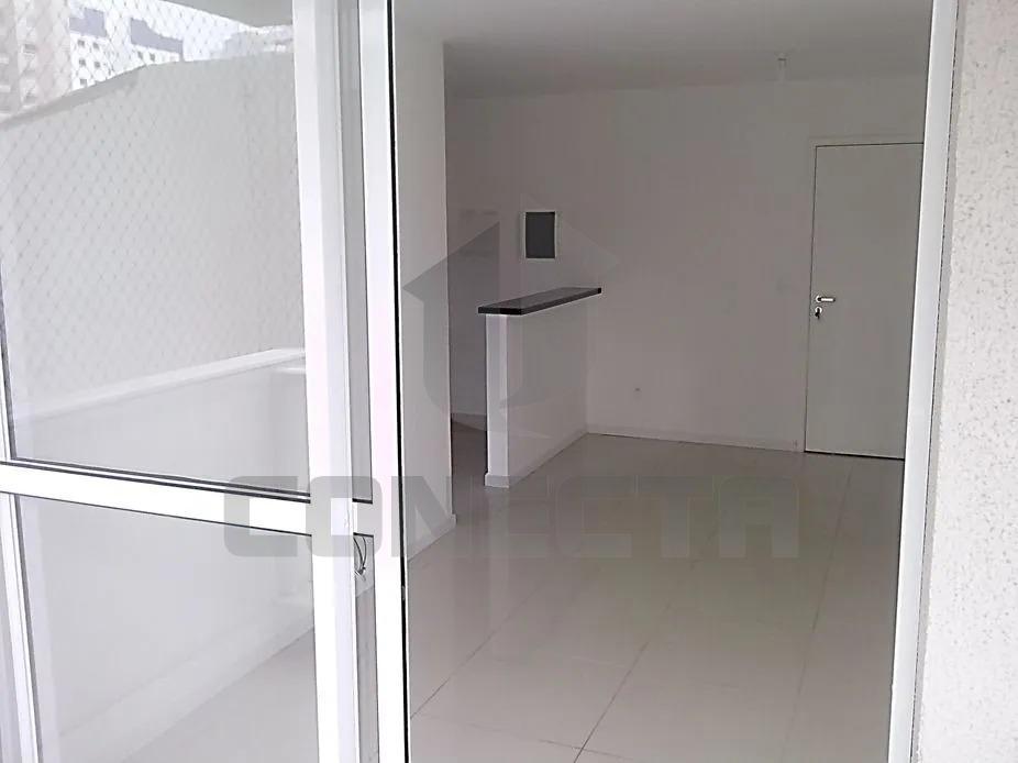 Apartamento à venda com 2 quartos, 70m² - Foto 3