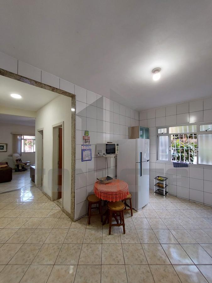 Casa à venda com 4 quartos, 244m² - Foto 8