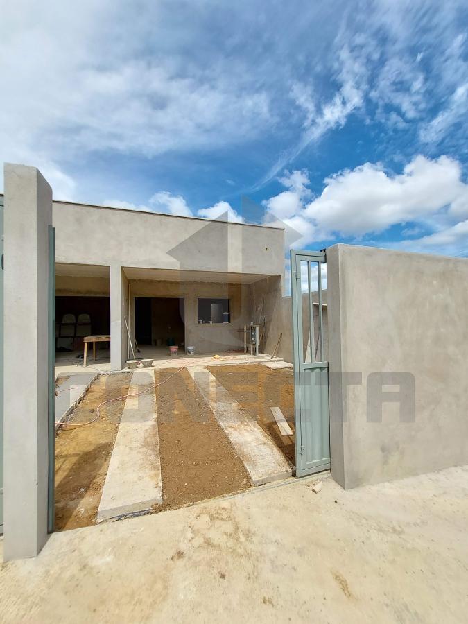 Casa à venda com 2 quartos, 60m² - Foto 2