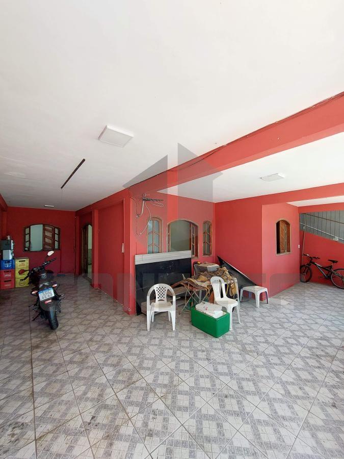 Casa à venda com 3 quartos, 171m² - Foto 1