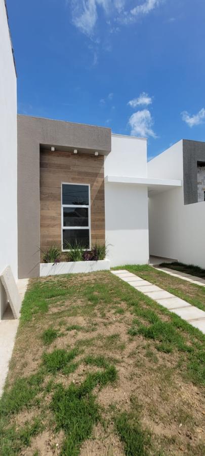 Casa à venda com 2 quartos, 80m² - Foto 1